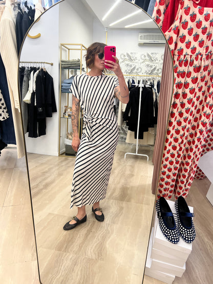 Abito elasticizzato a righe